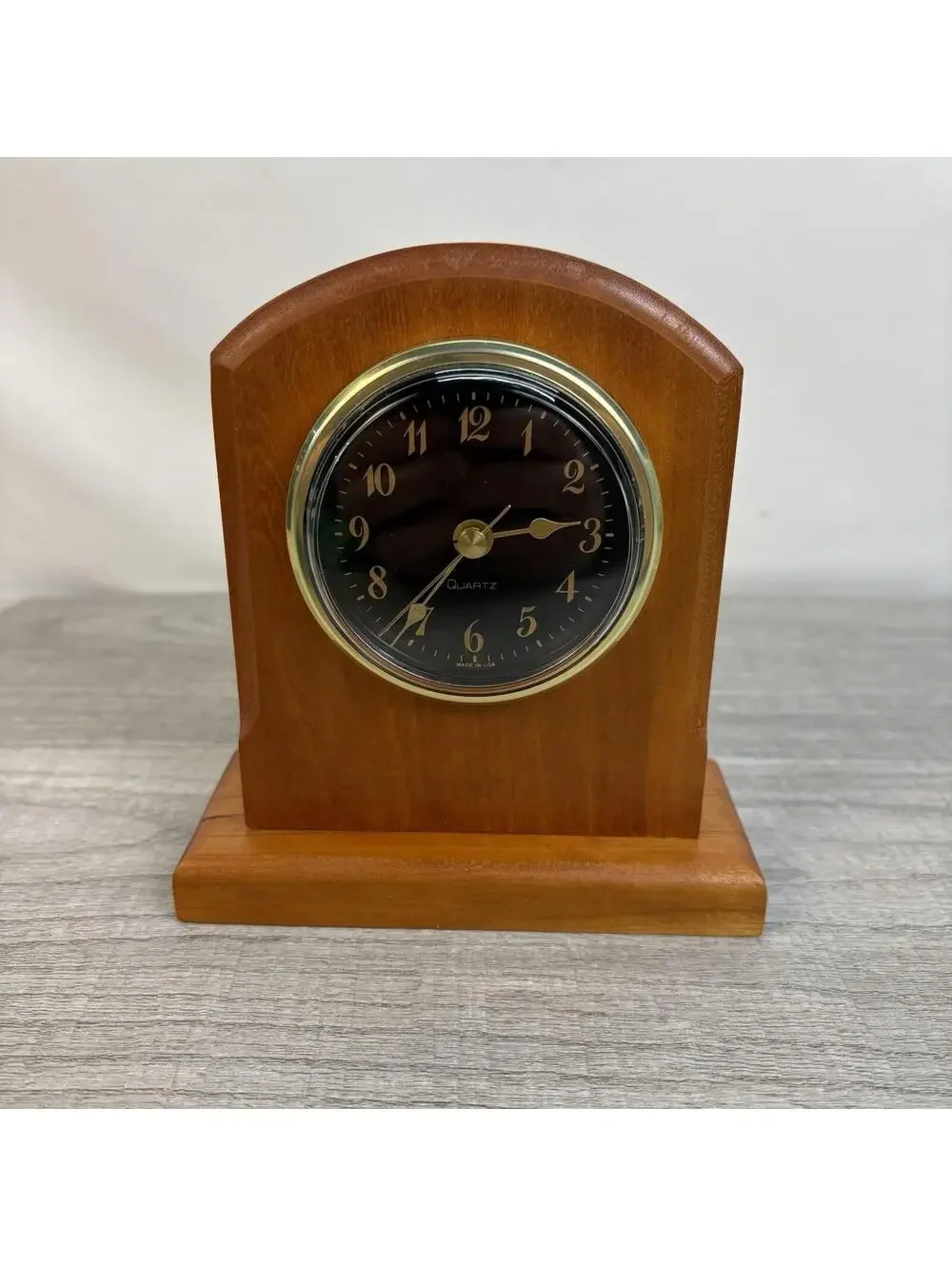 Vintage Solid Wood Mantel / Desk Quartz Clock – Made in USA